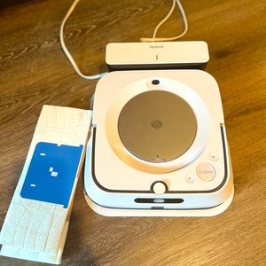 Braava jet m6 robot mop by I-Robot